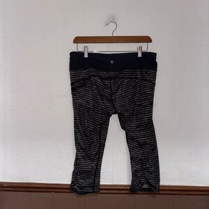 Lululemon • Black Printed Crop Leggings